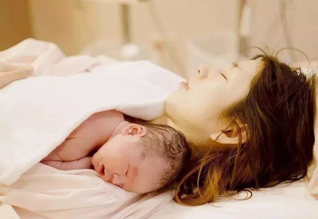 哺乳期寶媽發(fā)燒了還能喂奶嗎？能吃藥嗎？